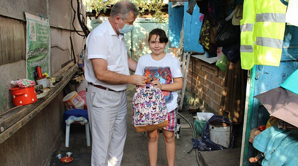 В Центральном округе продолжается акция «Помоги пойти учиться»