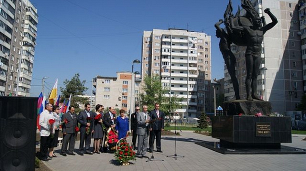 В Юбилейном микрорайоне прошел митинг-реквием в честь 26-й годовщины аварии на Чернобыльской АЭС