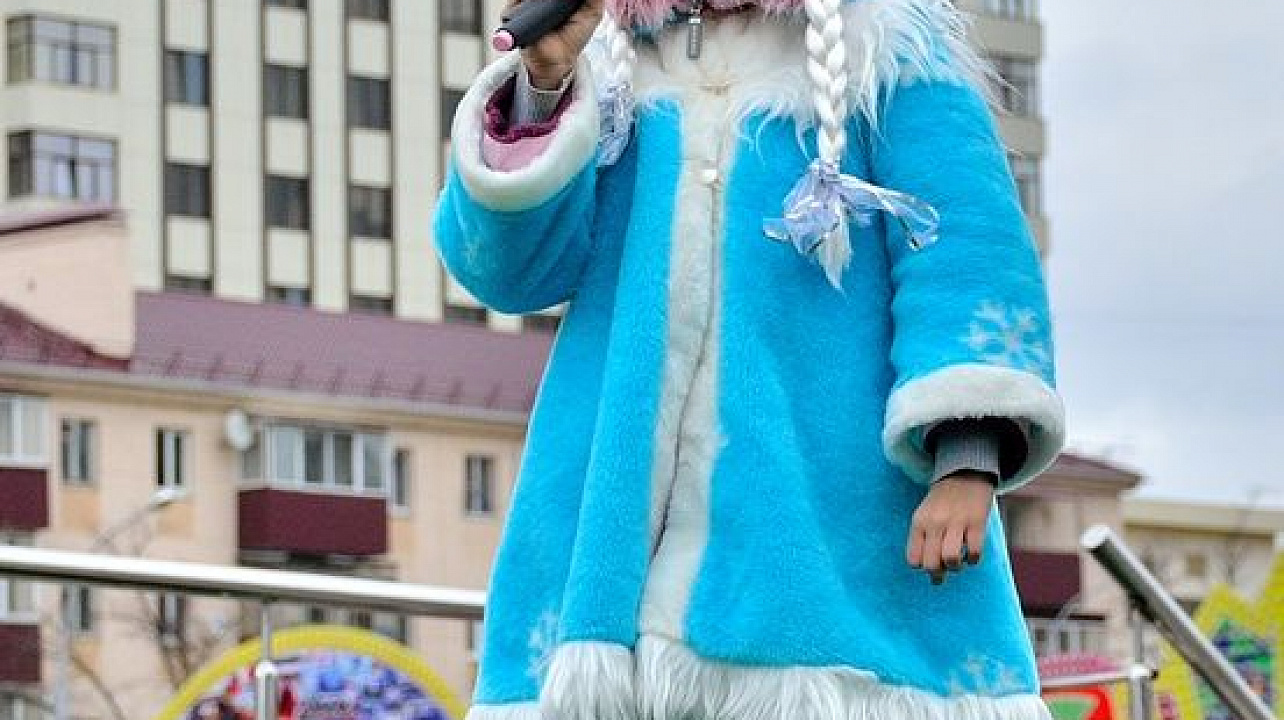 100 юных прикубанцев из Центра детского творчества сделали новогодний подарок горожанам