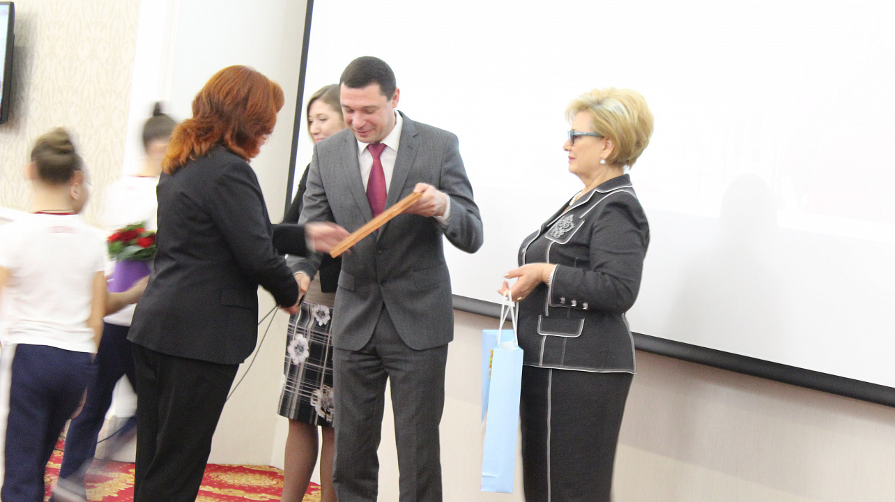 Спортивные итоги года подвели в Краснодаре. Атлетов и тренеров поблагодарил за достижения и поздравил с наступающим 2018 годом мэр Евгений Первышов. Часть 2.