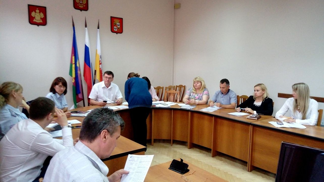 В администрации Западного округа состоялось очередное заседание комиссии по делам несовершеннолетних и защите их прав