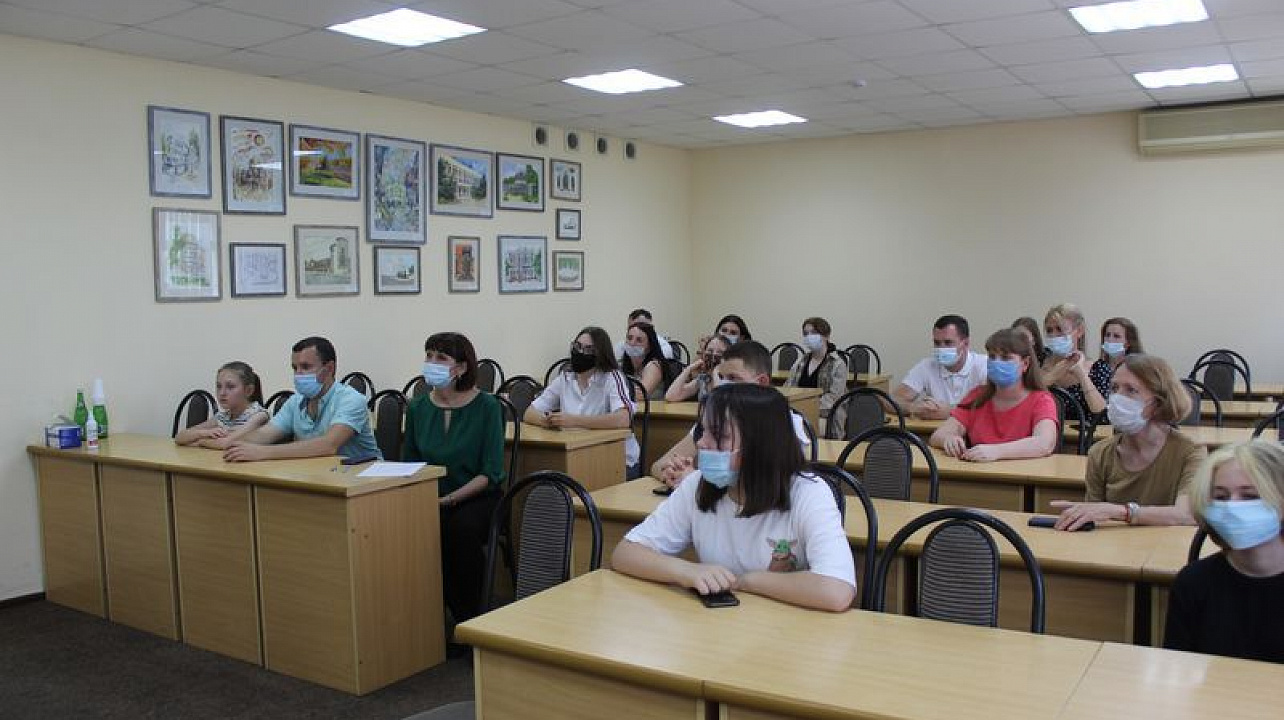 Школьники Центрального округа заняли призовые места в городском конкурсе рисунка и электронного плаката