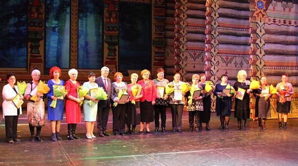 Владимир Евланов и Вера Галушко наградили лучших руководителей органов ТОС Центрального округа