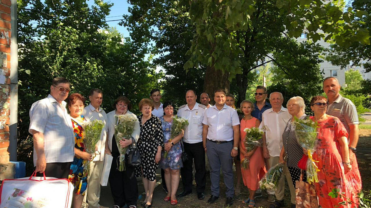 В территориальном центре 22 поздравили семейные пары с юбилеем