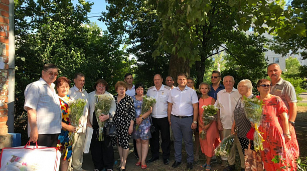 В территориальном центре 22 поздравили семейные пары с юбилеем