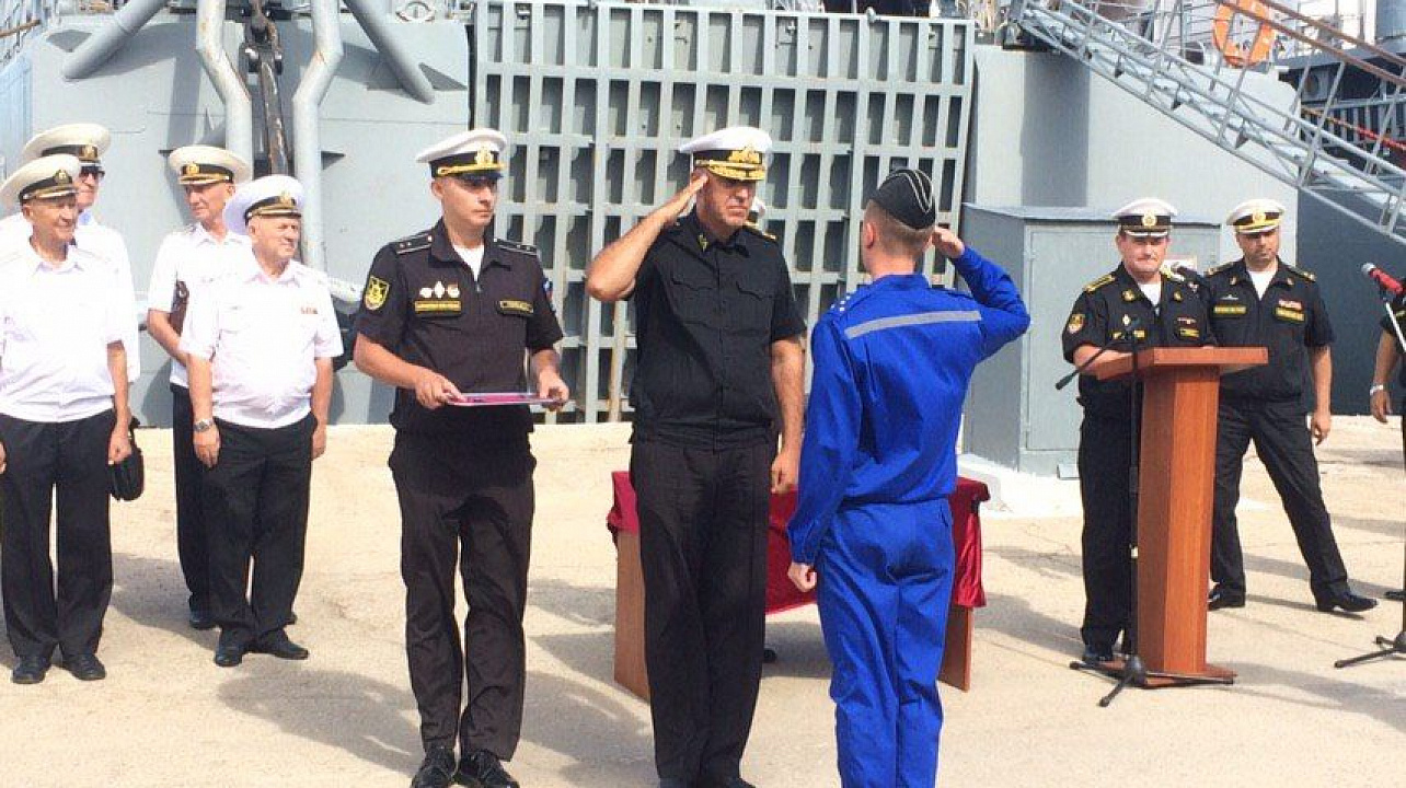 Представители администрации  Западного округа   поздравили экипаж подшефной  подлодки «Краснодар» с успешным выполнением  боевых задач