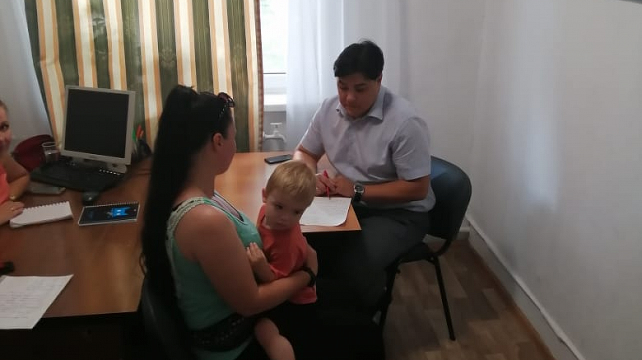 В посёлке Знаменский состоялся приём граждан главой администрации Пашковского сельского округа