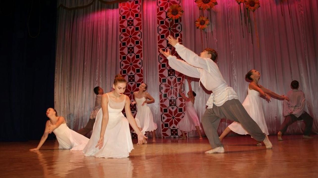 Людей старшего поколения поздравили в Прикубанском округе