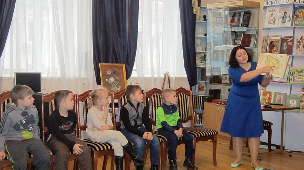 Воспитанники детского сада Западного округа посетили Краевую детскую библиотеку им. братьев Игнатовых