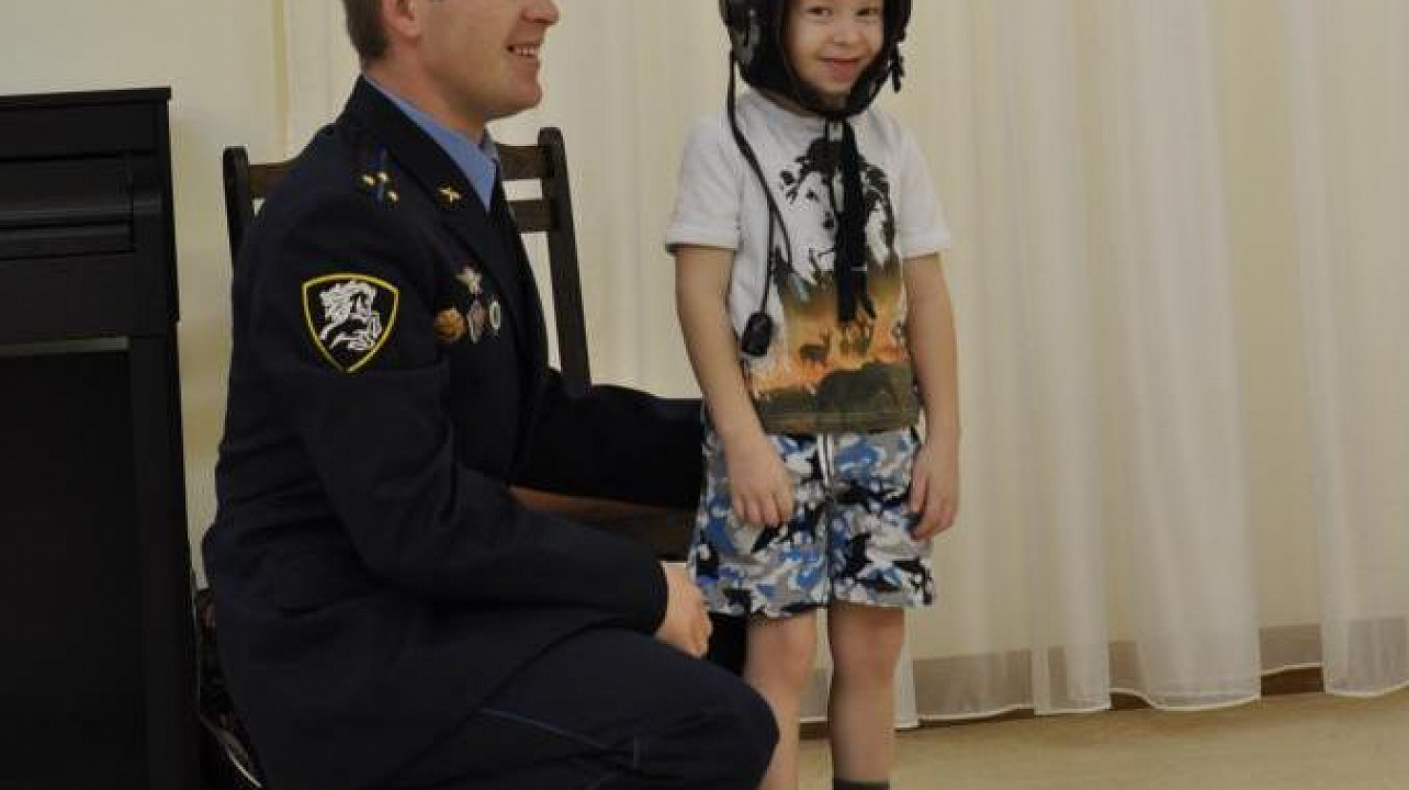 В детском саду №176 торжественно открыли патриотический месячник