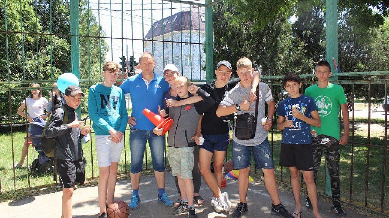 Детство – это смех и радость