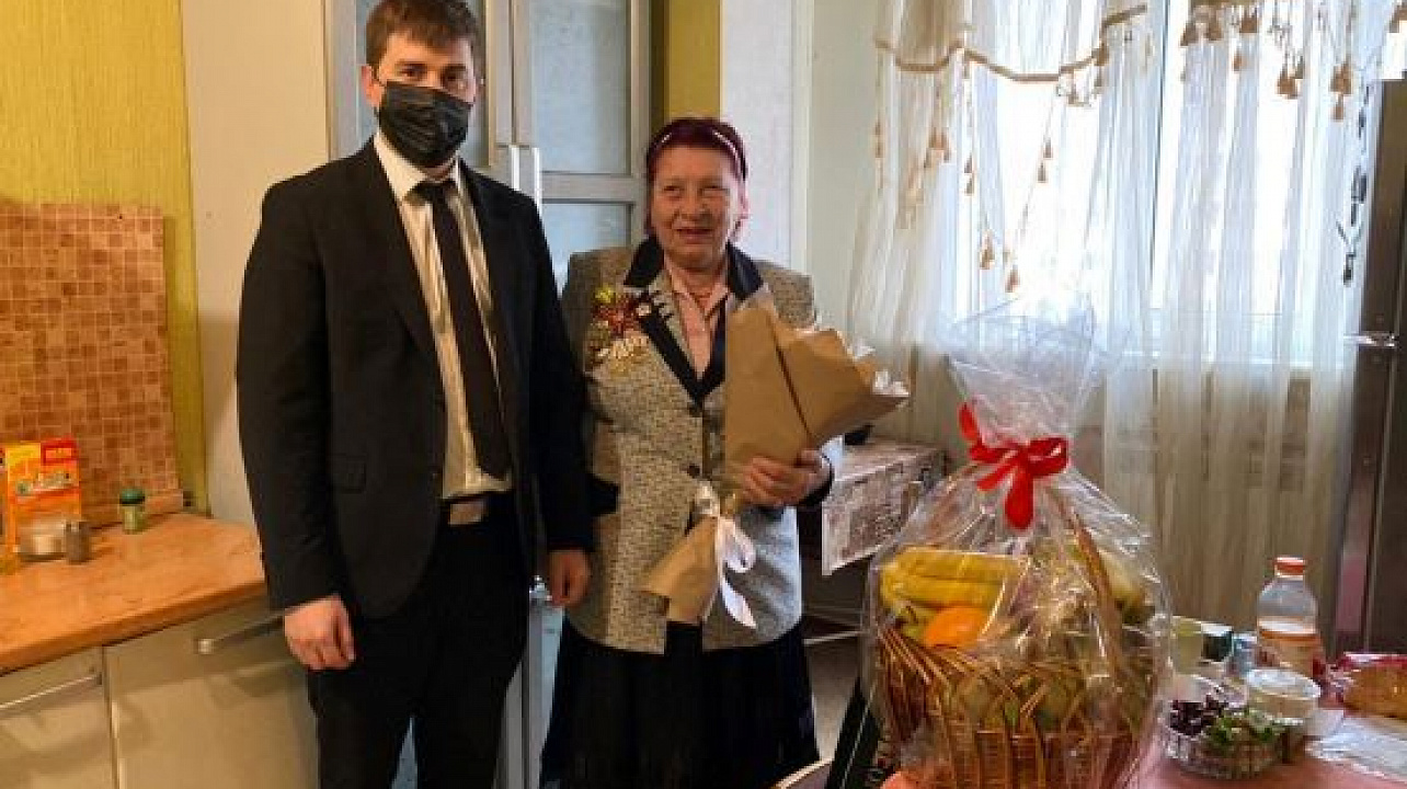 Глава Западного округа поздравил ветерана с 77-летней годовщиной со дня полного снятия блокады Ленинграда  _ _.jpeg