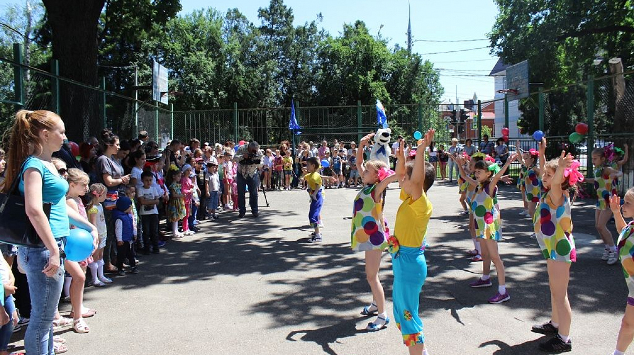 Детство – это смех и радость