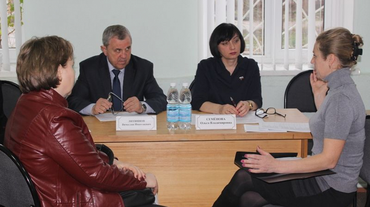 Глава Центрального округа провел прием руководителей ТОС