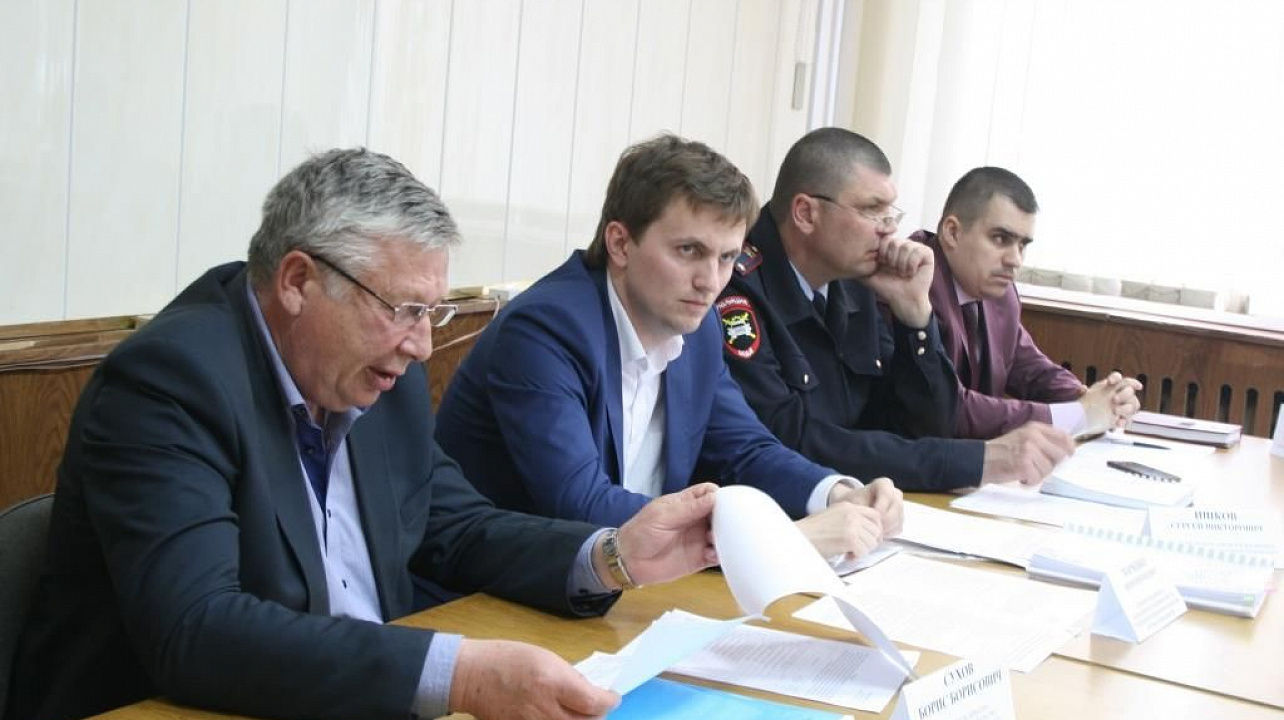 В администрации Прикубанского округа состоялось публичное обсуждение программы комплексного развития транспортной инфраструктуры Краснодара в рамках проекта «Безопасные и качественные дороги»