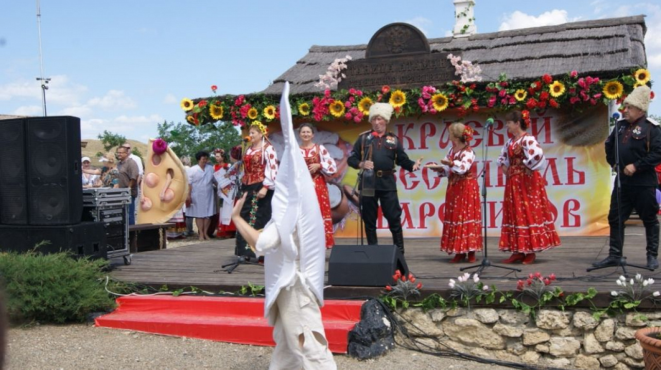 Казаки побывали в этнографическом комплексе «Атамань»