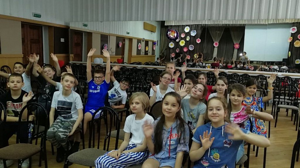 В пришкольном лагере  гимназии № 23 проходят развлекательные занятия для детей