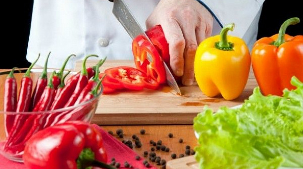 В Краснодаре прошел первый этап благотворительного конкурса "Все на земле от материнских рук"