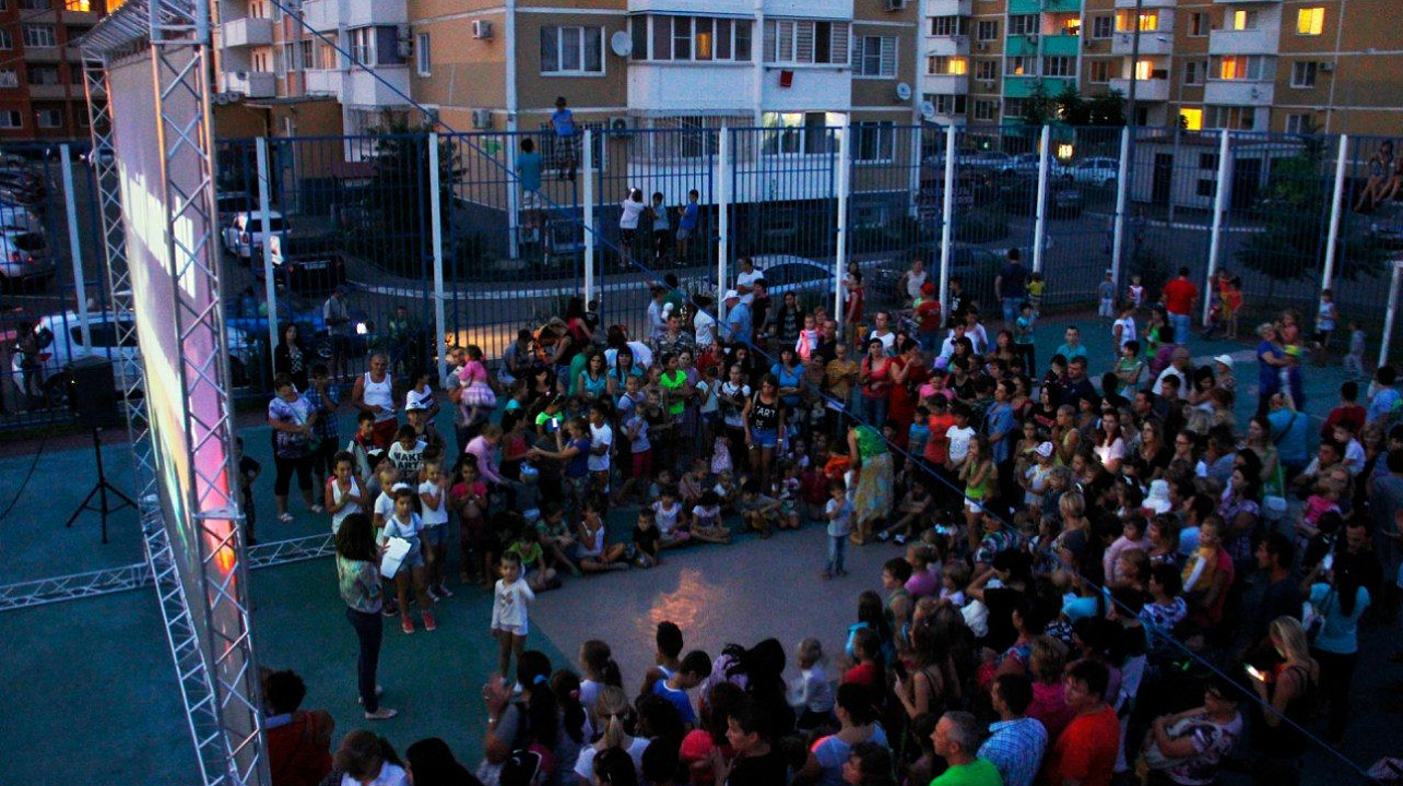 Акция «Кино нашего двора» состоялась в микрорайоне Молодежном