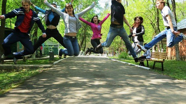 Члены молодежного Совета Западного округа приняли участие в слёте молодёжных лидеров в "Дубраве"