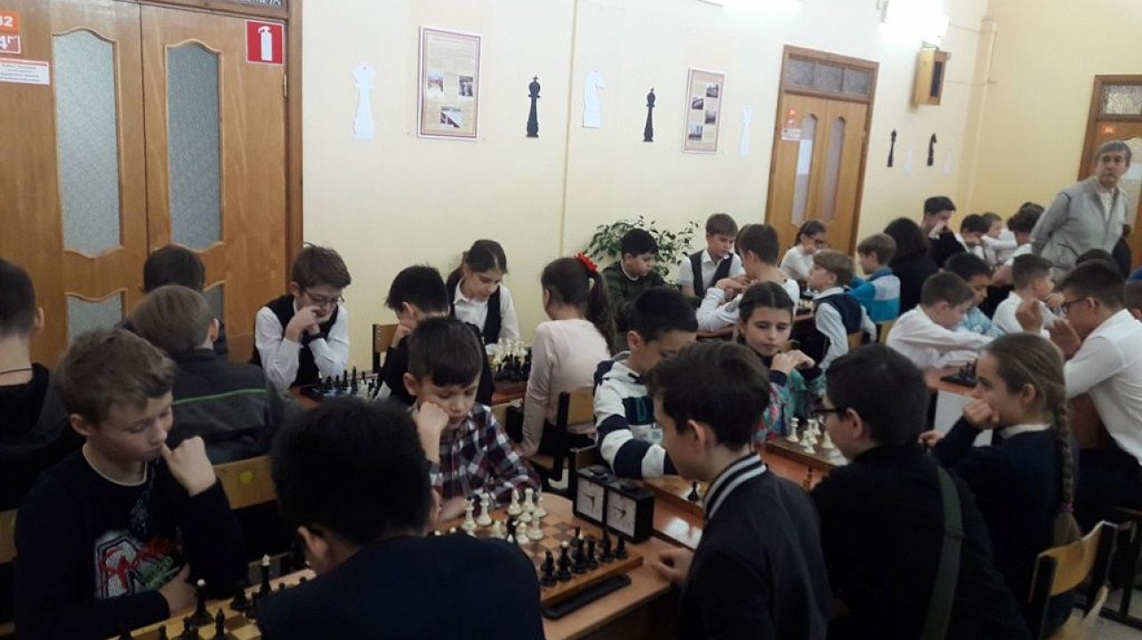 Школьники Западного округа приняли участие в шахматном турнире