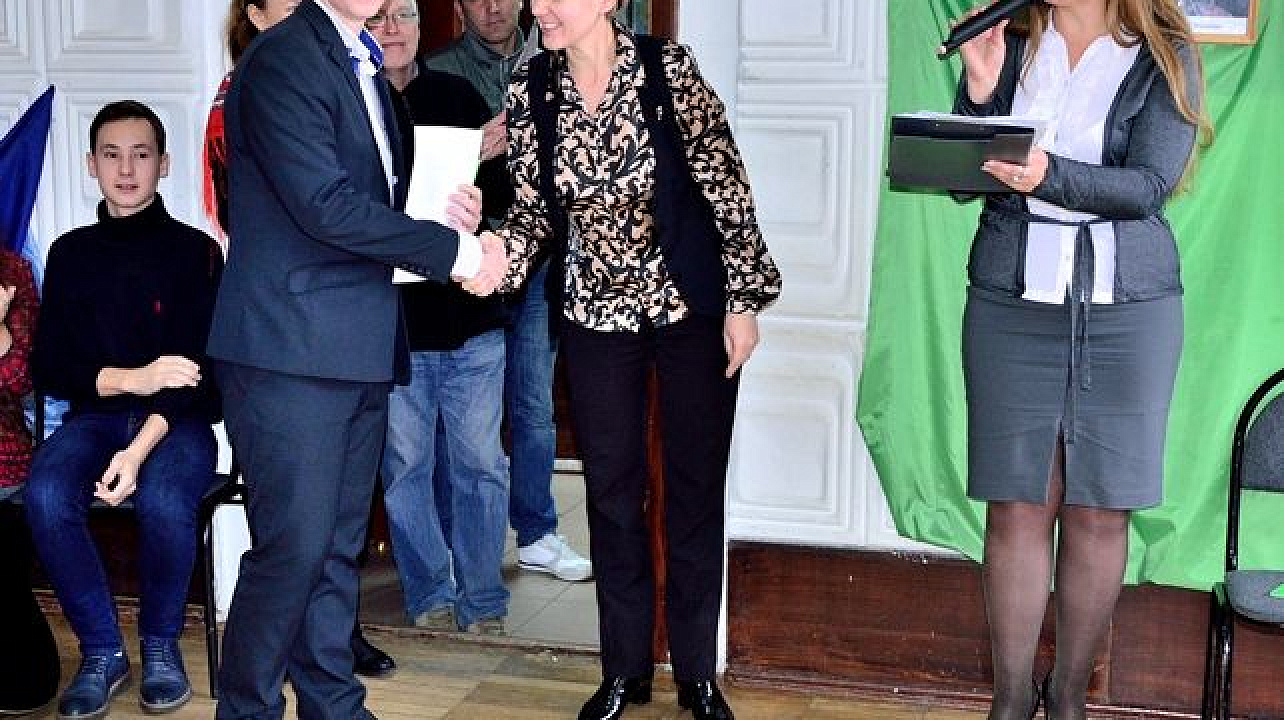 В Центре детского творчества «Прикубанский» прошел I городской фестиваль бардовской песни «Краснодарские огни»