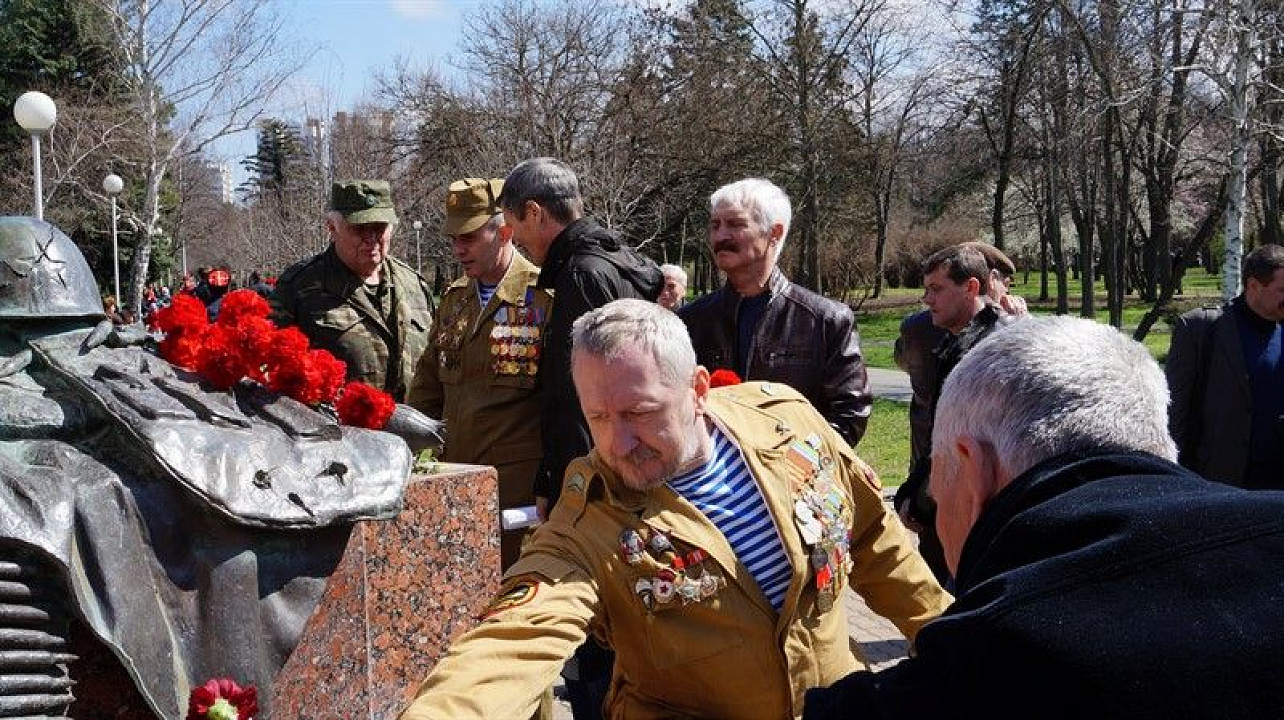 В Краснодаре почтили подвиги погибших в локальных конфликтах.jpg