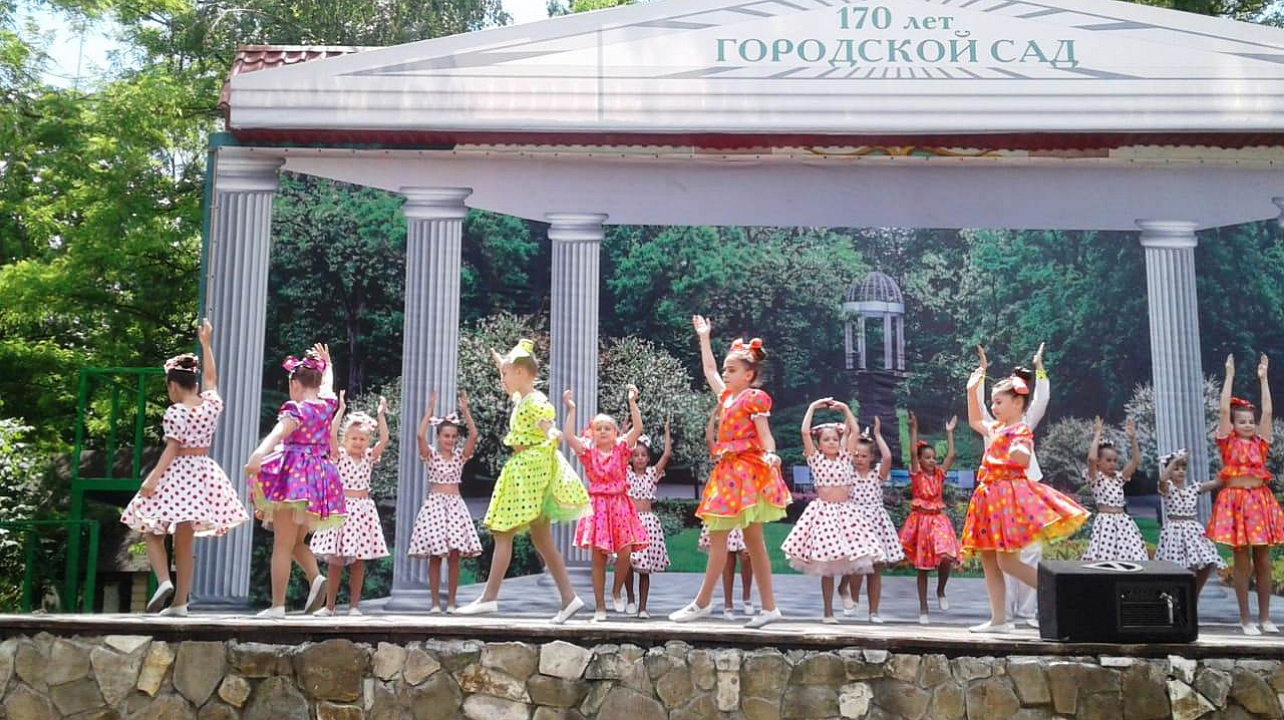 Парки Западного округа радушно встретили выпускников