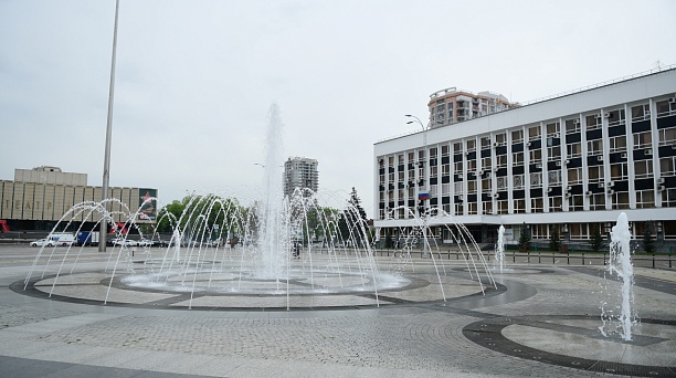 В Краснодаре стартовал сезон фонтанов