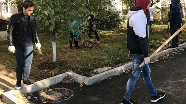 На аллее им.80-летия Краснодарского края в Западном округе продолжается благоустройство