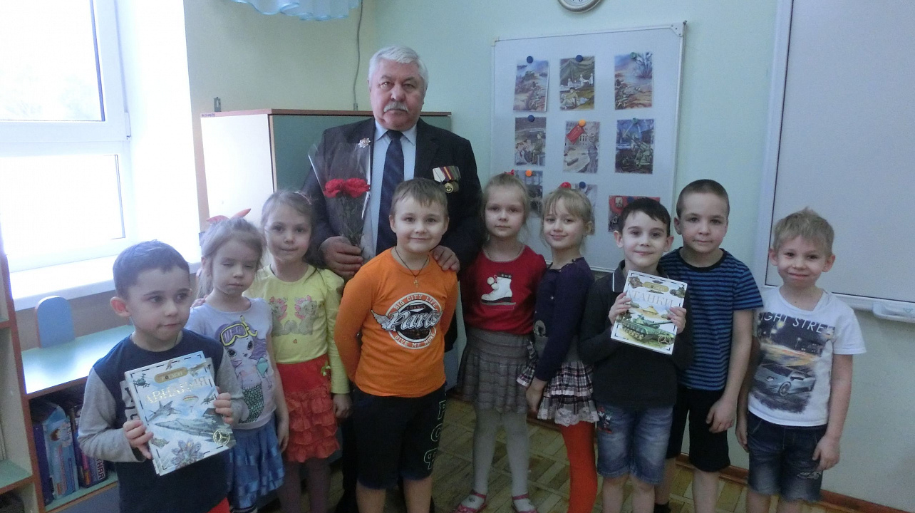 В детском саду Западного округа прошла встреча с ветераном