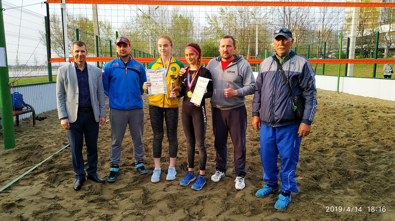 В Юбилейном микрорайоне прошло открытое  первенство  по пляжному волейболу