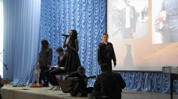 Учащиеся прикубанской школы №65 творчески подошли к конкурсу «Песня в солдатской шинели»