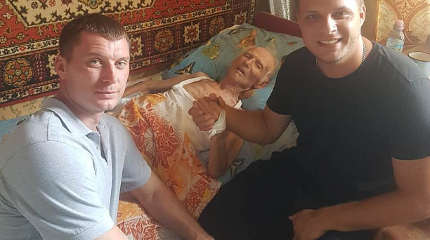 В Западном округе продолжают поздравлять ветеранов