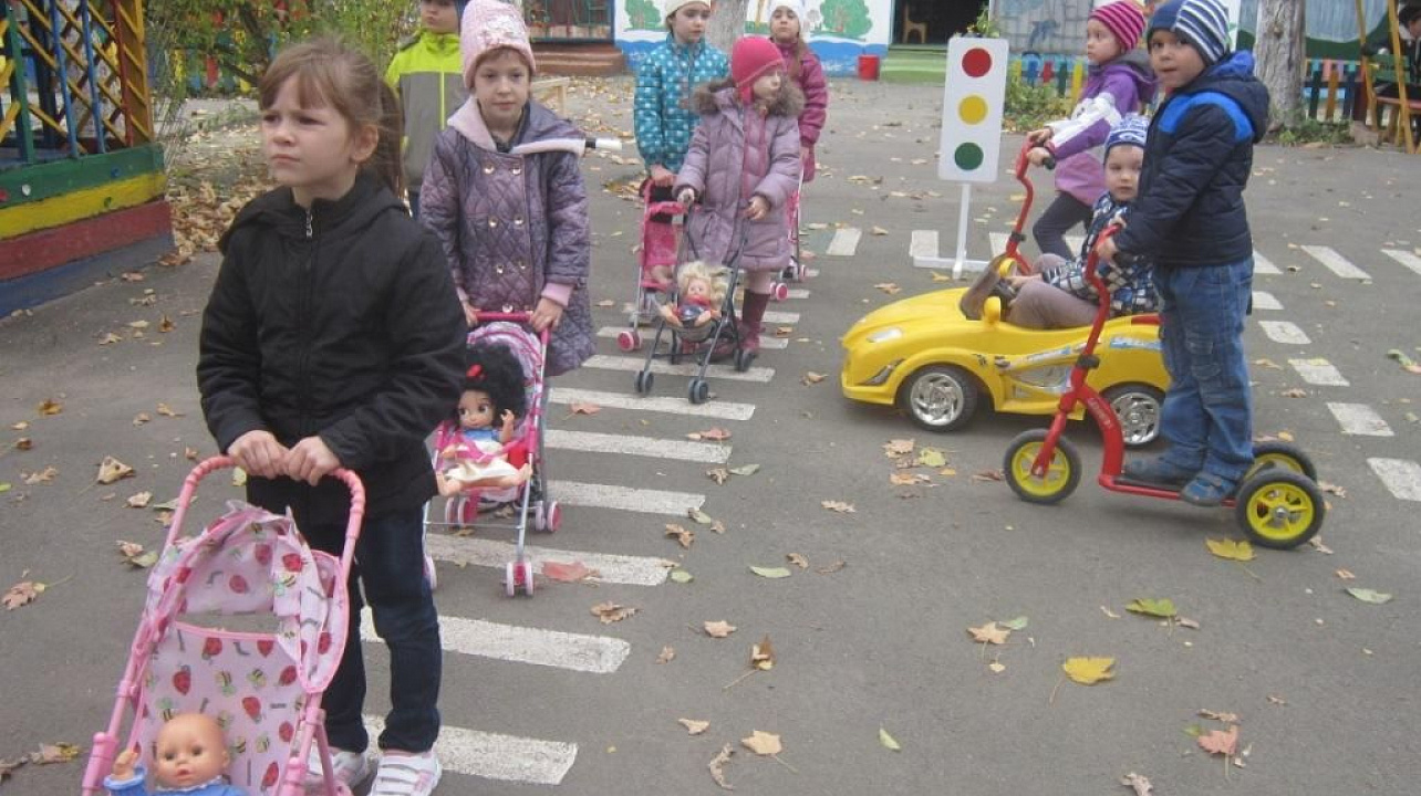 «Путешествие по городу» провели для воспитанников детского сада Западного округа