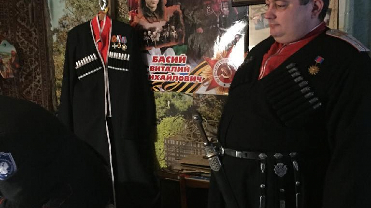 Казаки поздравили ветерана войны с Днем освобождения Краснодара