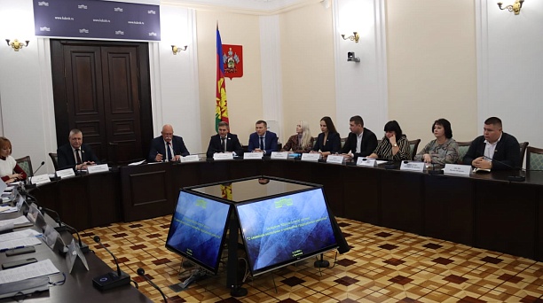 Марианна Крылова приняла участие в совместном заседании комитетов ЗСК