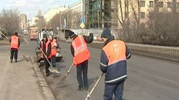 Дорожная служба расчистила от упавших веток автодорогу протяженностью 18 километров
