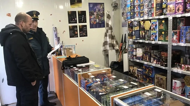 В Краснодаре проходят рейды по выявлению незаконных точек торговли пиротехникой