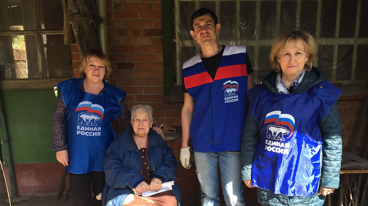 В Западном округе прошел субботник с участием депутатов городской Думы Краснодара