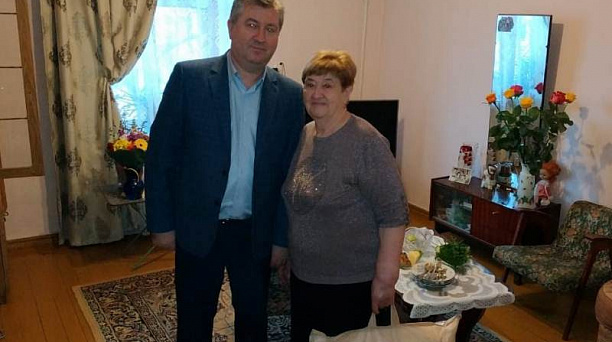 Жительницу блокадного Ленинграда Ларису Михайловну Болдыреву поздравили с днем рождения