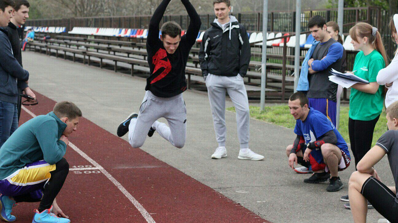 Студенты краснодарского ВУЗа выполнили нормативы ГТО в рамках акции ко Дню космонавтики