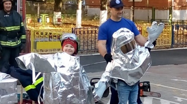 В детском саду № 187 прошел игровой урок по пожаробезопасности