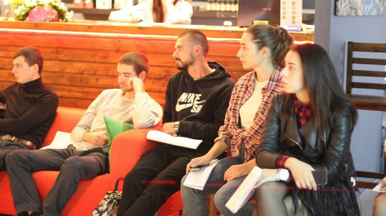 Молодёжь Западного округа приняла участие в круглом столе