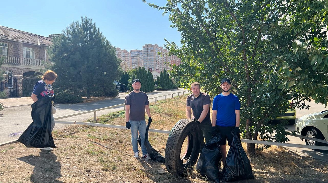 Общегородской субботник прошёл в Прикубанском округе