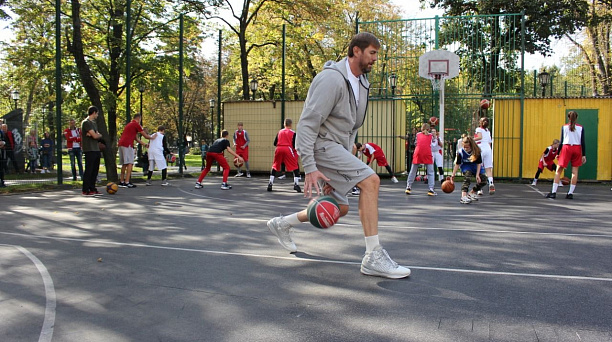 Глава Краснодара Евгений Первышов принял участие в акции «Спортсмены нашего двора»