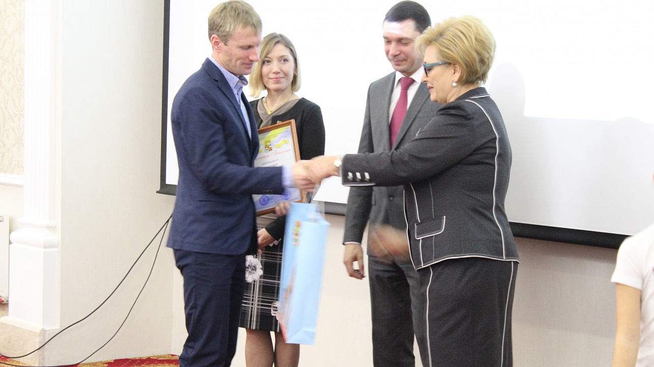 Спортивные итоги года подвели в Краснодаре. Атлетов и тренеров поблагодарил за достижения и поздравил с наступающим 2018 годом мэр Евгений Первышов. Часть 1.