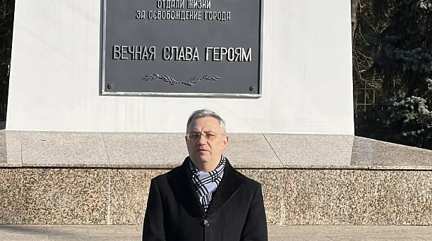 В 83-ю годовщину освобождения города от оккупации сегодня на всех мемориальных комплексах округа прошли церемонии возложениях цветов