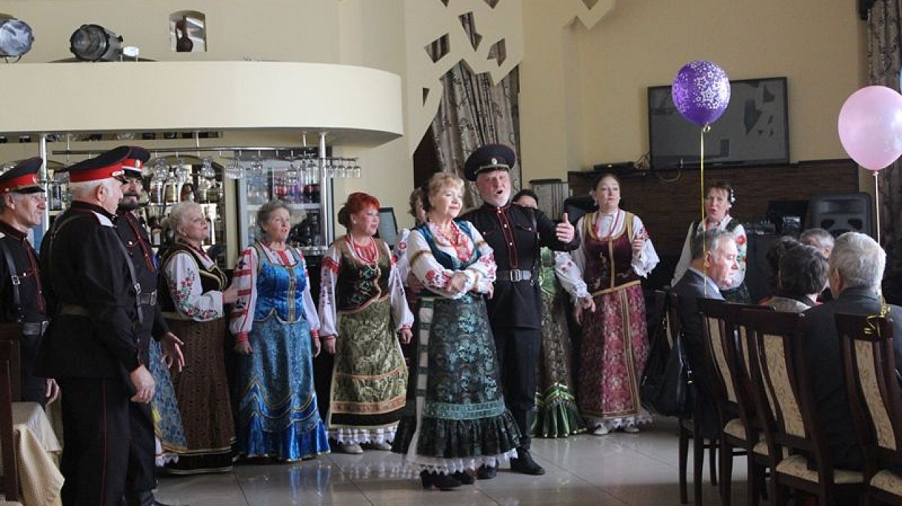 Общественниц Центрального округа поздравили с Международным женским днем