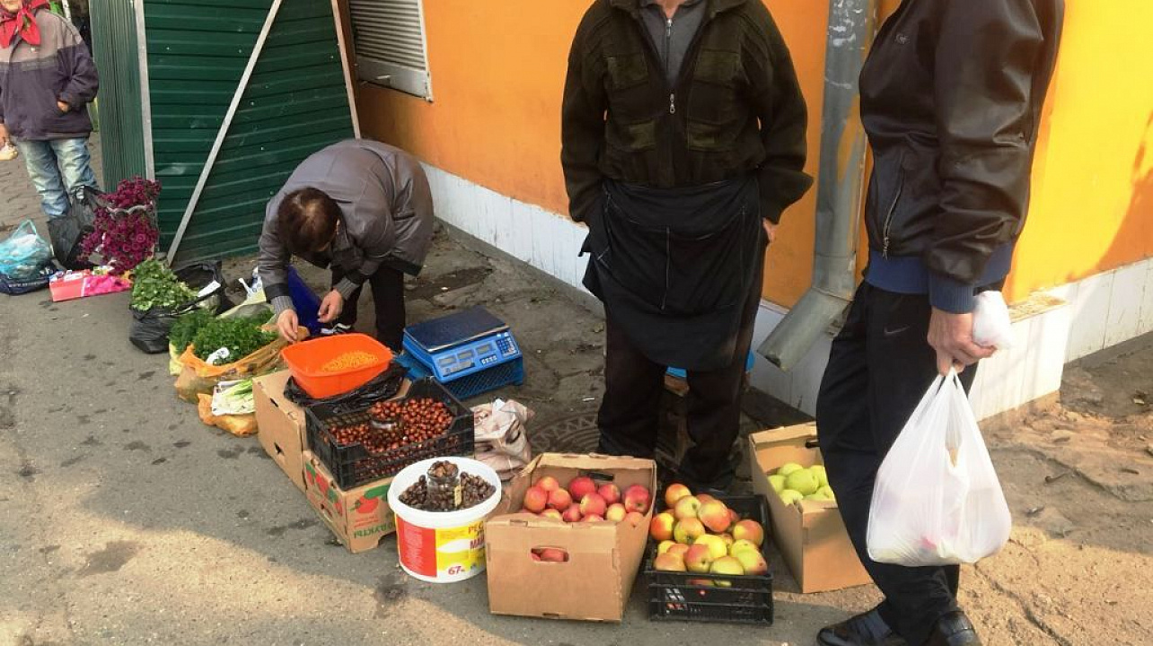 В Западном округе продолжается борьба с несанкционированной торговлей